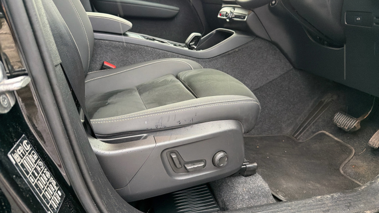 Volvo XC40 2.0 B4P Plus Dark 5dr Auto Petrol Estate